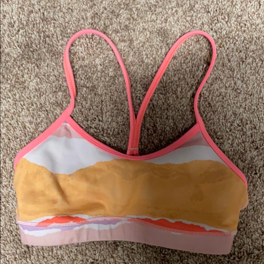 Flow Y Lululemon sports bra size 4